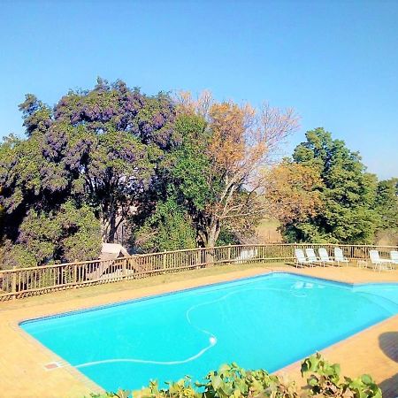 Sandford Park Country Hotel Bergville Bagian luar foto