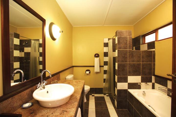 Sandford Park Country Hotel Bergville Bagian luar foto