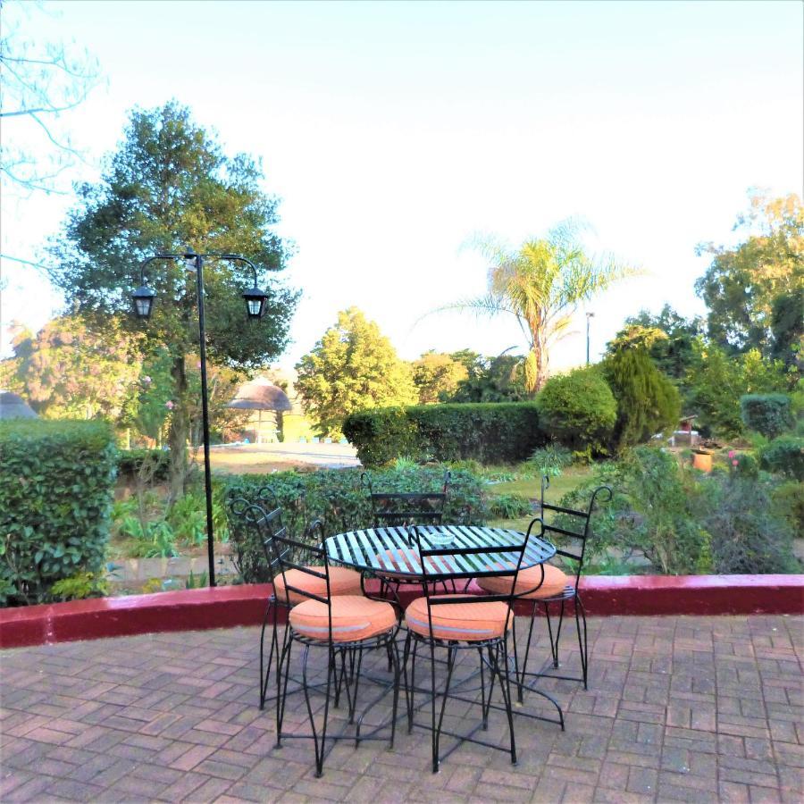 Sandford Park Country Hotel Bergville Bagian luar foto